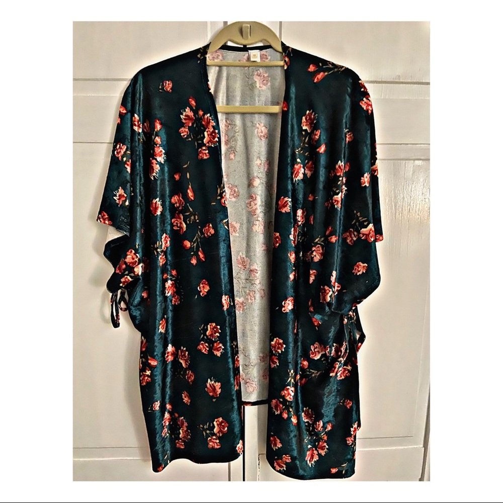 Beautiful Crushed Velvet Shawl / Cape